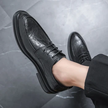 Итальянские модельные туфли Мужские модные туфли из лакированной кожи для мужчин Черные мужские лоферы Роскошные офисные туфли 2023 Chaussure Homme